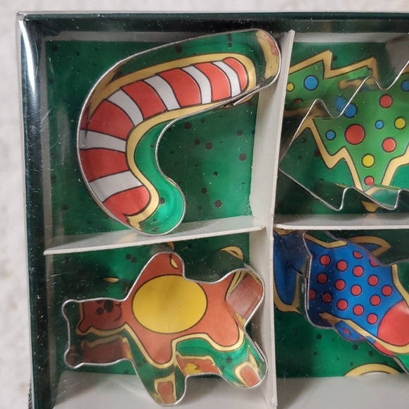 Cookie Cutters Set of 9 Christmas Mini Star Tree Candy Cane Bell Snowman Holly - Picture 2 of 11